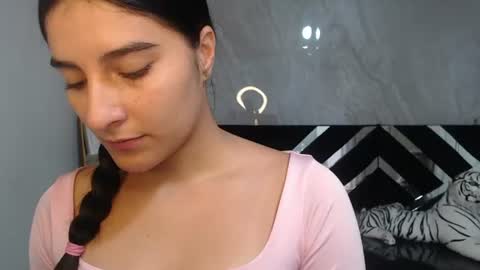 Nia  online show from July 18, 1:48 pm