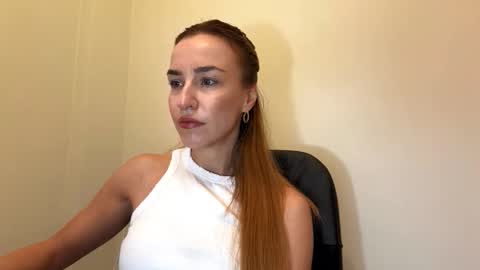 Snapshot of nyxelia_ chatting on November 12, 8:15 am Anastasia online show from November 12, 8:15 am