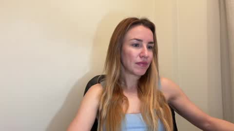 Snapshot of nyxelia_ chatting on May 5, 7:16 am Anastasia online show from May 5, 7:16 am