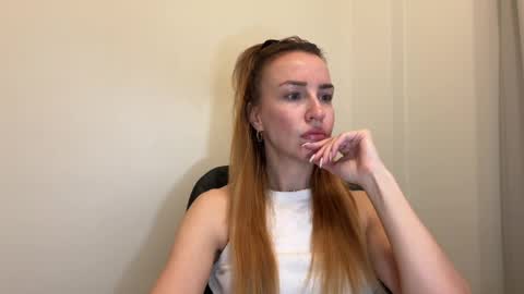 Snapshot of nyxelia_ chatting on May 7, 7:14 am Anastasia online show from May 7, 7:14 am