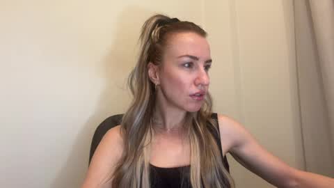 Snapshot of nyxelia_ chatting on May 12, 7:05 am Anastasia online show from May 12, 7:05 am
