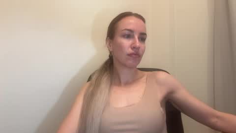Snapshot of nyxelia_ chatting on May 27, 7:05 am Anastasia online show from May 27, 7:05 am