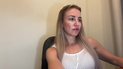 Snapshot of nyxelia_ chatting on June 5, 7:14 am Anastasia online show from June 5, 7:14 am