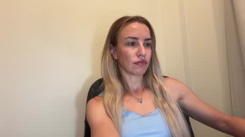 Snapshot of nyxelia_ chatting on June 19, 7:12 am Anastasia online show from June 19, 7:12 am
