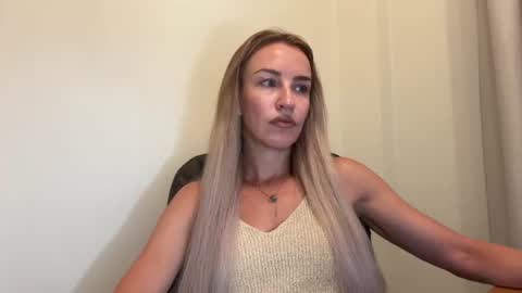 Snapshot of nyxelia_ chatting on June 23, 7:17 am Anastasia online show from June 23, 7:17 am