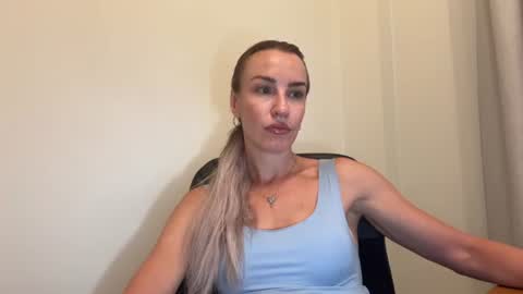Snapshot of nyxelia_ chatting on June 24, 8:02 am Anastasia online show from June 24, 8:02 am