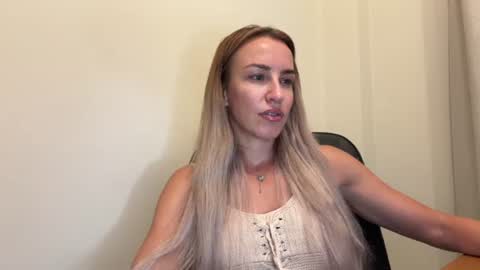 Snapshot of nyxelia_ chatting on June 25, 8:13 pm Anastasia online show from June 25, 8:13 pm