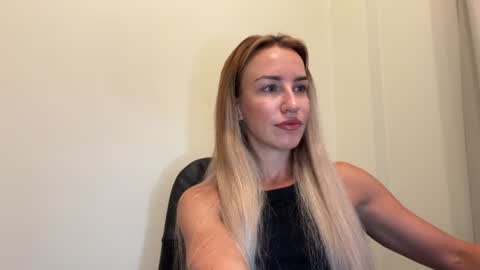 Snapshot of nyxelia_ chatting on July 1, 7:21 am Anastasia online show from July 1, 7:21 am