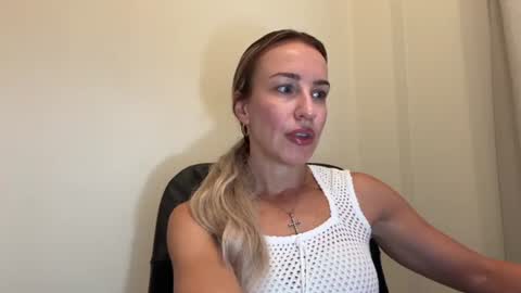 Snapshot of nyxelia_ chatting on July 7, 7:09 am Anastasia online show from July 7, 7:09 am
