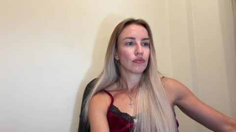Snapshot of nyxelia_ chatting on July 8, 7:02 am Anastasia online show from July 8, 7:02 am
