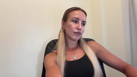 Snapshot of nyxelia_ chatting on July 28, 11:17 am Anastasia online show from July 28, 11:17 am