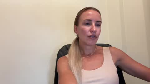 Snapshot of nyxelia_ chatting on July 29, 7:34 pm Anastasia online show from July 29, 7:34 pm