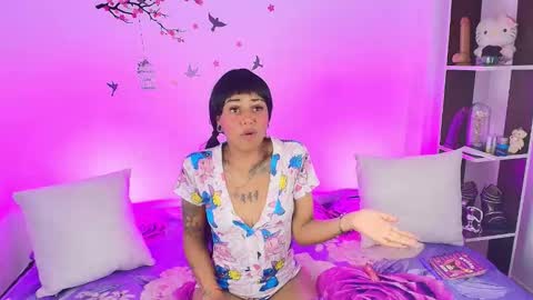NYXHELLSQUEEN online show from January 6, 10:01 pm