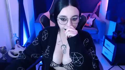 Snapshot of nyxnocturne chatting on June 3, 2:33 pm Nyx online show from June 3, 2:33 pm