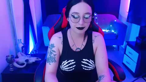 Snapshot of nyxnocturne chatting on June 23, 12:14 pm Nyx online show from June 23, 12:14 pm