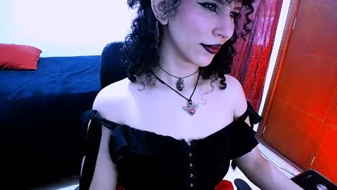 Snapshot of nyxxei chatting on April 10, 9:19 pm Nyxxei online show from April 10, 9:19 pm
