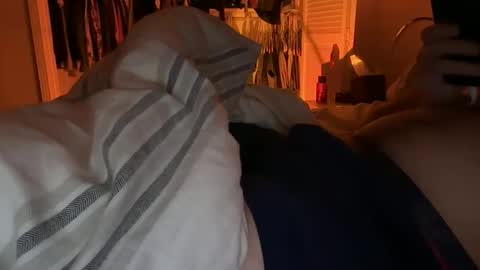 Snapshot of obiwand653040 chatting on November 18, 5:45 am obiwand653040 online show from November 18, 5:45 am