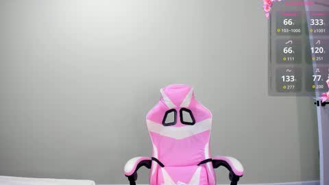 Leila online show from December 1, 12:10 pm