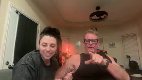 Snapshot of obsidianheartsx chatting on April 15, 8:21 am SimplyUs online show from April 15, 8:21 am