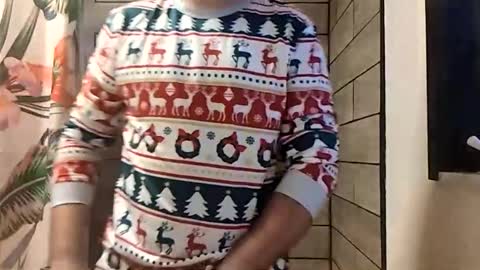 Snapshot of ocassional_dreams chatting on December 14, 12:21 pm ocassional_dreams online show from December 14, 12:21 pm