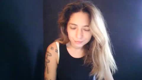 Snapshot of occhiazzurri96 chatting on June 5, 9:15 am occhiazzurri96 online show from June 5, 9:15 am