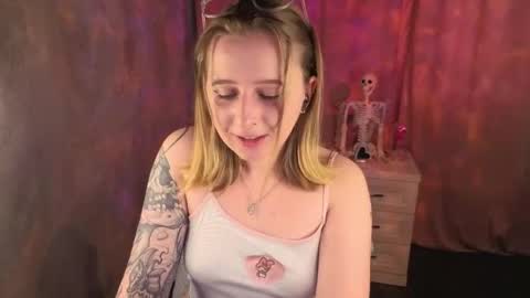 Lili 3 online show from May 26, 12:39 am