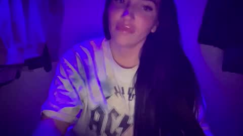 Snapshot of oceanxalara22_xo chatting on October 21, 2:34 am A L A R A online show from October 21, 2:34 am