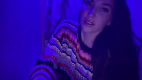 Snapshot of oceanxalara22_xo chatting on November 10, 3:16 am A L A R A online show from November 10, 3:16 am