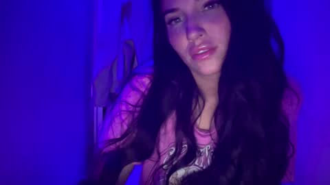 A L A R A  online show from November 16, 2:50 am