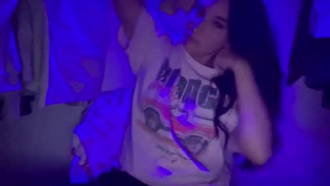 Snapshot of oceanxalara22_xo chatting on November 18, 3:34 am A L A R A online show from November 18, 3:34 am