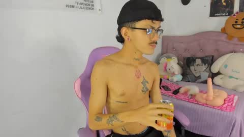 Snapshot of ocsanis69 chatting on May 19, 1:44 am Cris online show from May 19, 1:44 am
