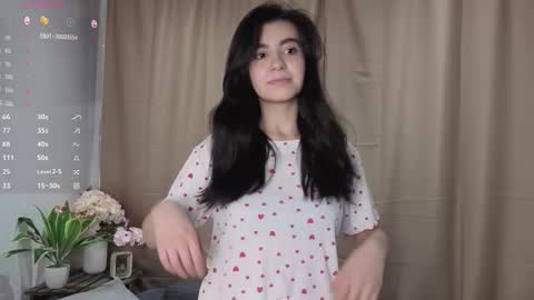 Snapshot of octaviaamos chatting on October 29, 4:15 am Monica online show from October 29, 4:15 am