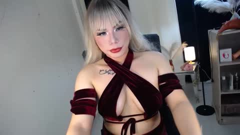 Kyla online show from December 12, 11:47 pm