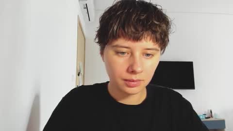 Snapshot of octopussy69x chatting on December 15, 3:22 am Evie online show from December 15, 3:22 am