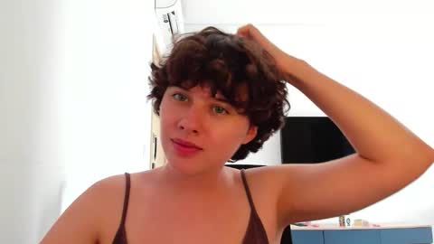Evie online show from March 18, 8:17 am