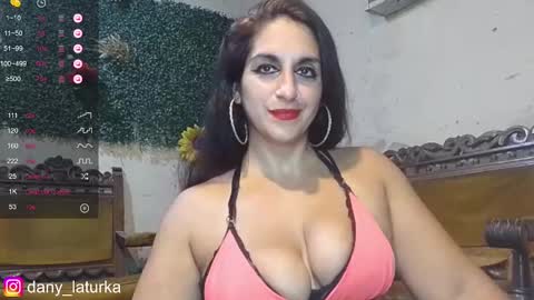 Snapshot of odalisca_bellydancer chatting on February 19, 11:57 pm Daniela Dany online show from February 19, 11:57 pm