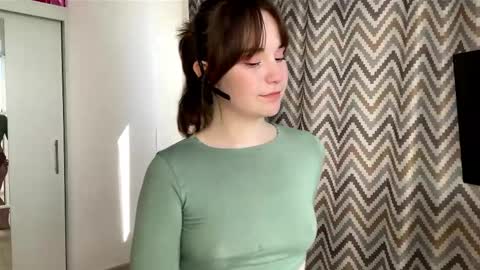 Snapshot of odellabowman chatting on June 6, 7:24 am Night Odella Bowman Julia online show from June 6, 7:24 am