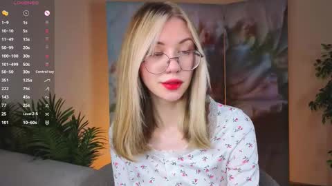 Lynna online show from February 5, 11:04 am