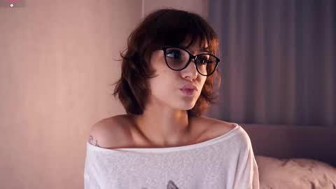 Thea online show from November 21, 7:34 pm