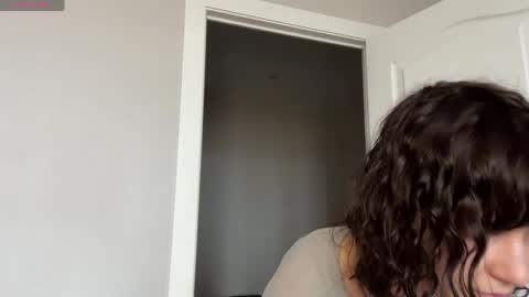Snapshot of odettehatt chatting on May 28, 4:54 am Thea online show from May 28, 4:54 am