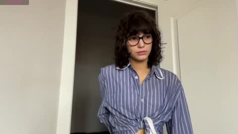 Snapshot of odettehatt chatting on May 29, 5:05 am Thea online show from May 29, 5:05 am