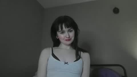 Snapshot of odetteraine chatting on February 18, 11:33 pm Odette online show from February 18, 11:33 pm