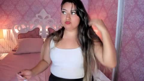 Snapshot of odtte_sweet chatting on May 27, 6:16 pm Mia online show from May 27, 6:16 pm