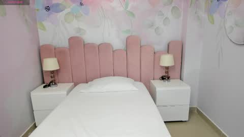 Snapshot of odtte_sweet chatting on June 1, 12:07 pm Mia online show from June 1, 12:07 pm