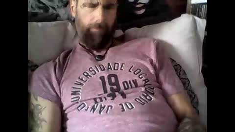 Snapshot of oedipe666 chatting on January 7, 2:41 pm oedipe666cam online show from January 7, 2:41 pm