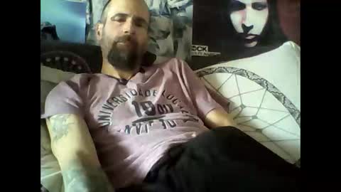 Snapshot of oedipe666 chatting on March 3, 1:28 pm oedipe666cam online show from March 3, 1:28 pm