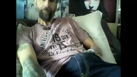 Snapshot of oedipe666 chatting on April 3, 1:09 pm oedipe666cam online show from April 3, 1:09 pm
