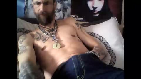 Snapshot of oedipe666 chatting on April 11, 10:41 am oedipe666cam online show from April 11, 10:41 am