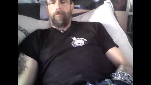 Snapshot of oedipe666 chatting on April 16, 5:25 pm oedipe666cam online show from April 16, 5:25 pm