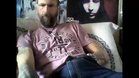 Snapshot of oedipe666 chatting on April 21, 12:33 pm oedipe666cam online show from April 21, 12:33 pm